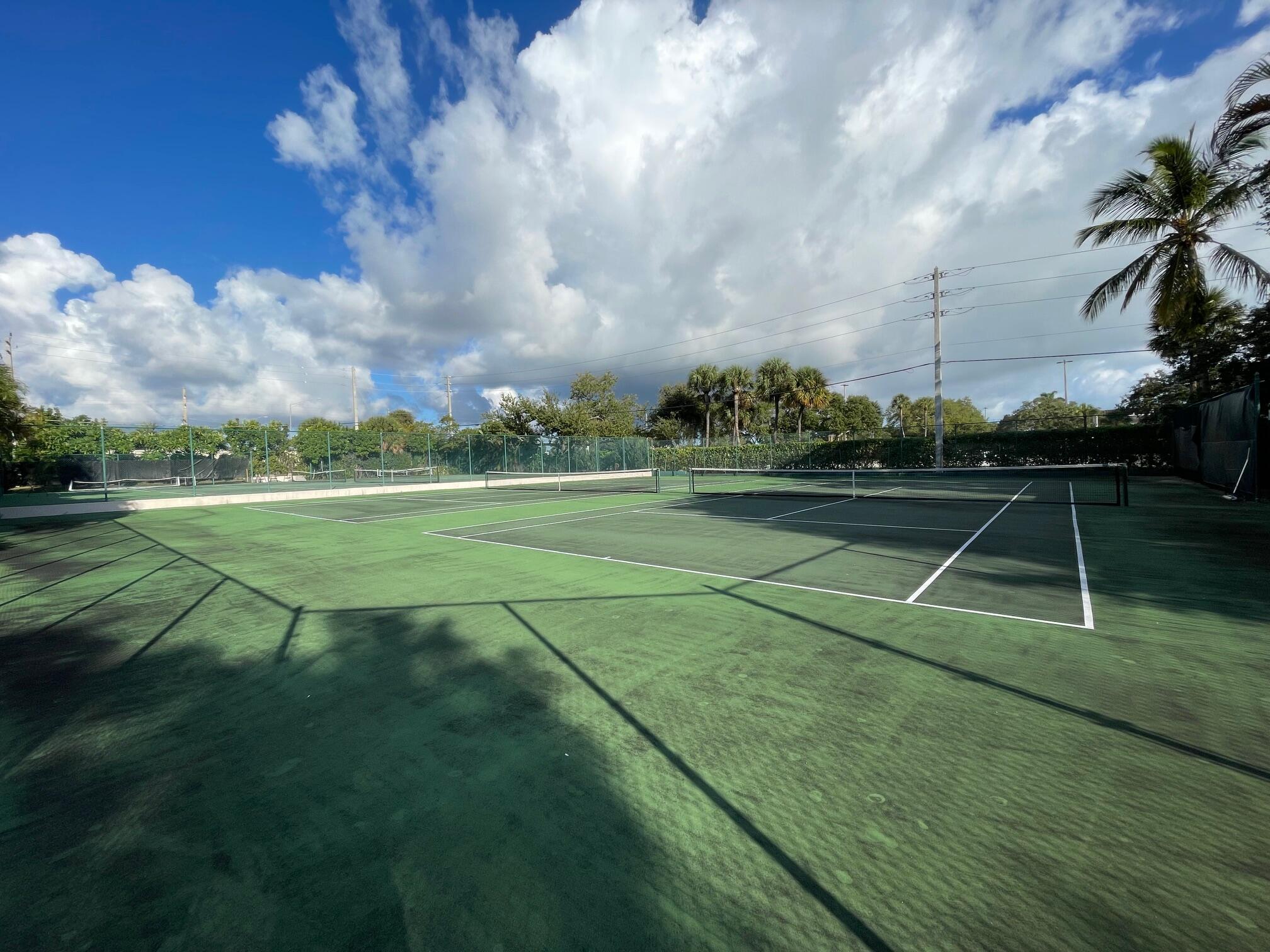 TWELVE OAKS CONDO - Residential