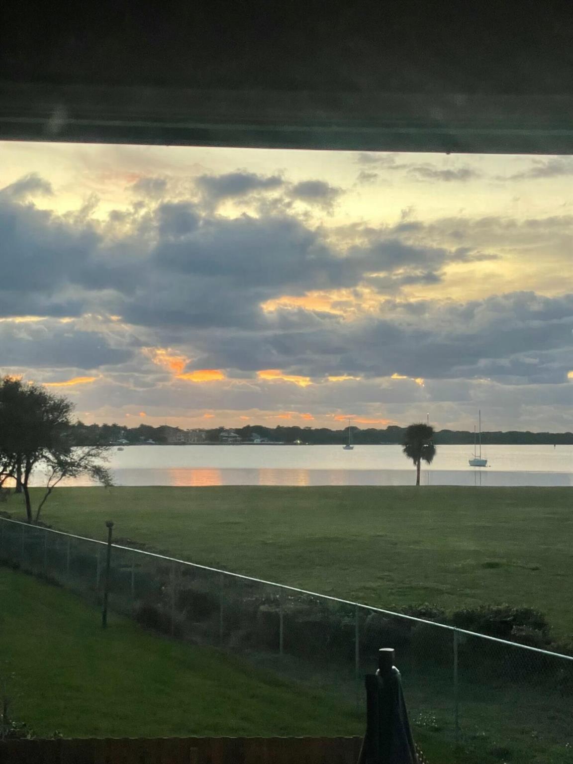 TWELVE OAKS CONDO - Residential