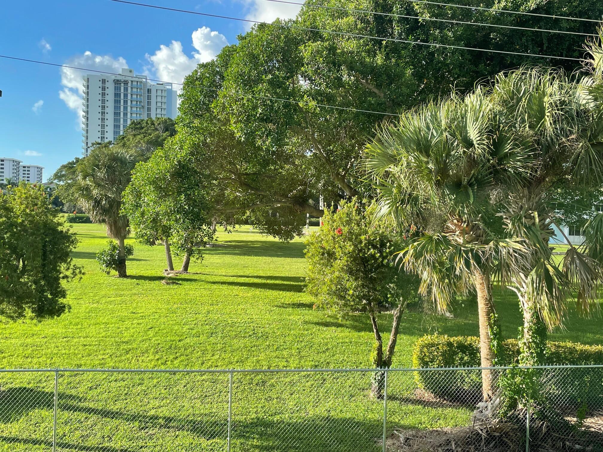 TWELVE OAKS CONDO - Residential