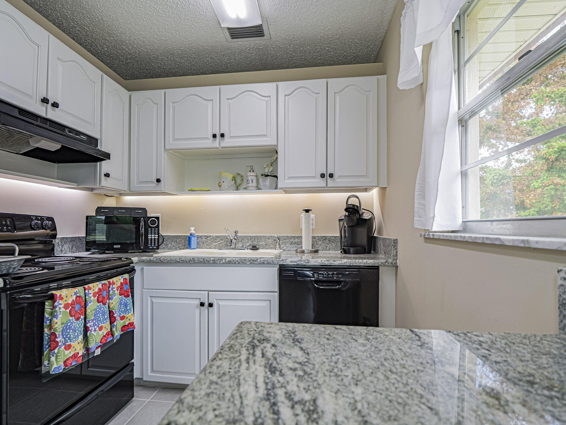 VISTA ROYALE PHASE IV BLDGS 83-111 - Residential