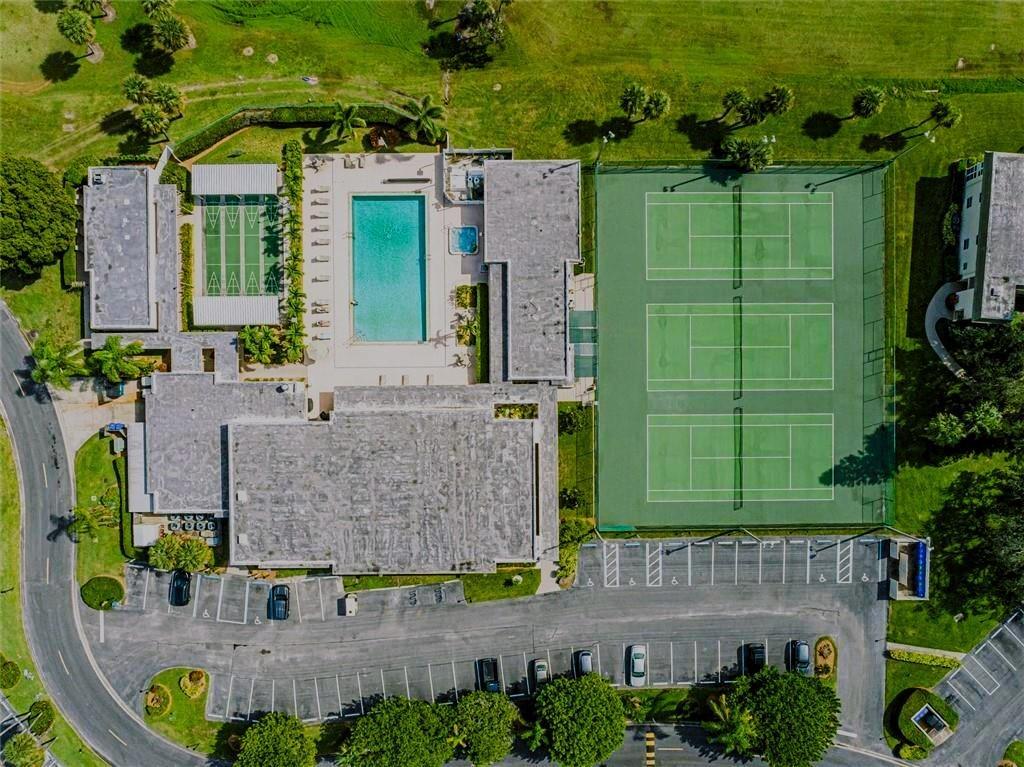 VISTA ROYALE PHASE IV BLDGS 83-111 - Residential