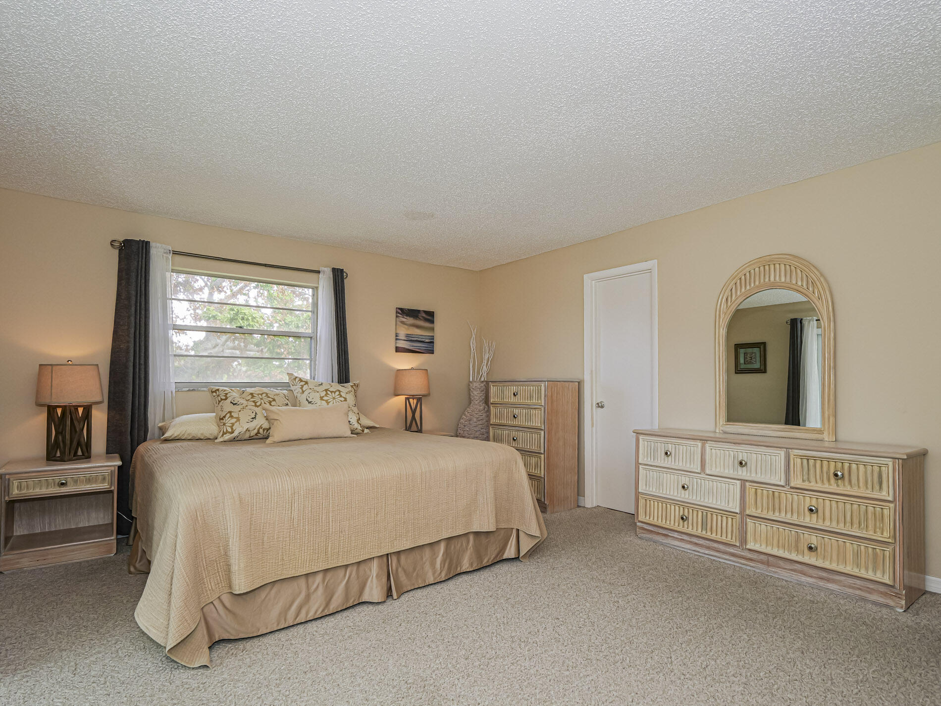 VISTA ROYALE PHASE IV BLDGS 83-111 - Residential