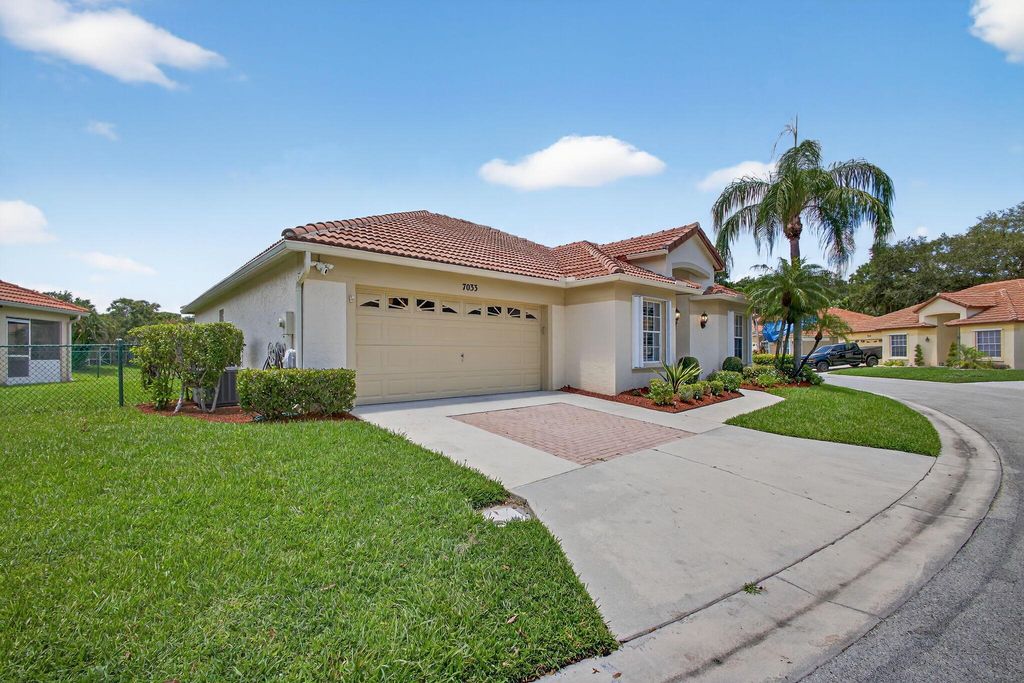 Photo of 7033 Galleon Cove, Palm Beach Gardens, FL 33418 (MLS # R11116101)