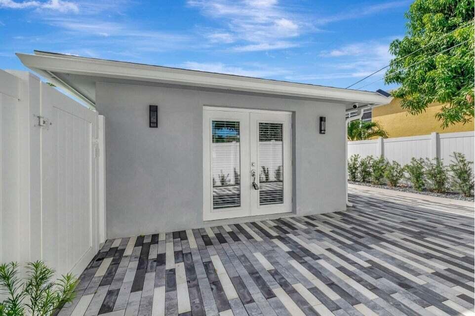 TROPIC ISLE 2ND SEC - Residential Lease
