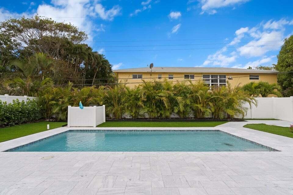TROPIC ISLE 2ND SEC - Residential Lease