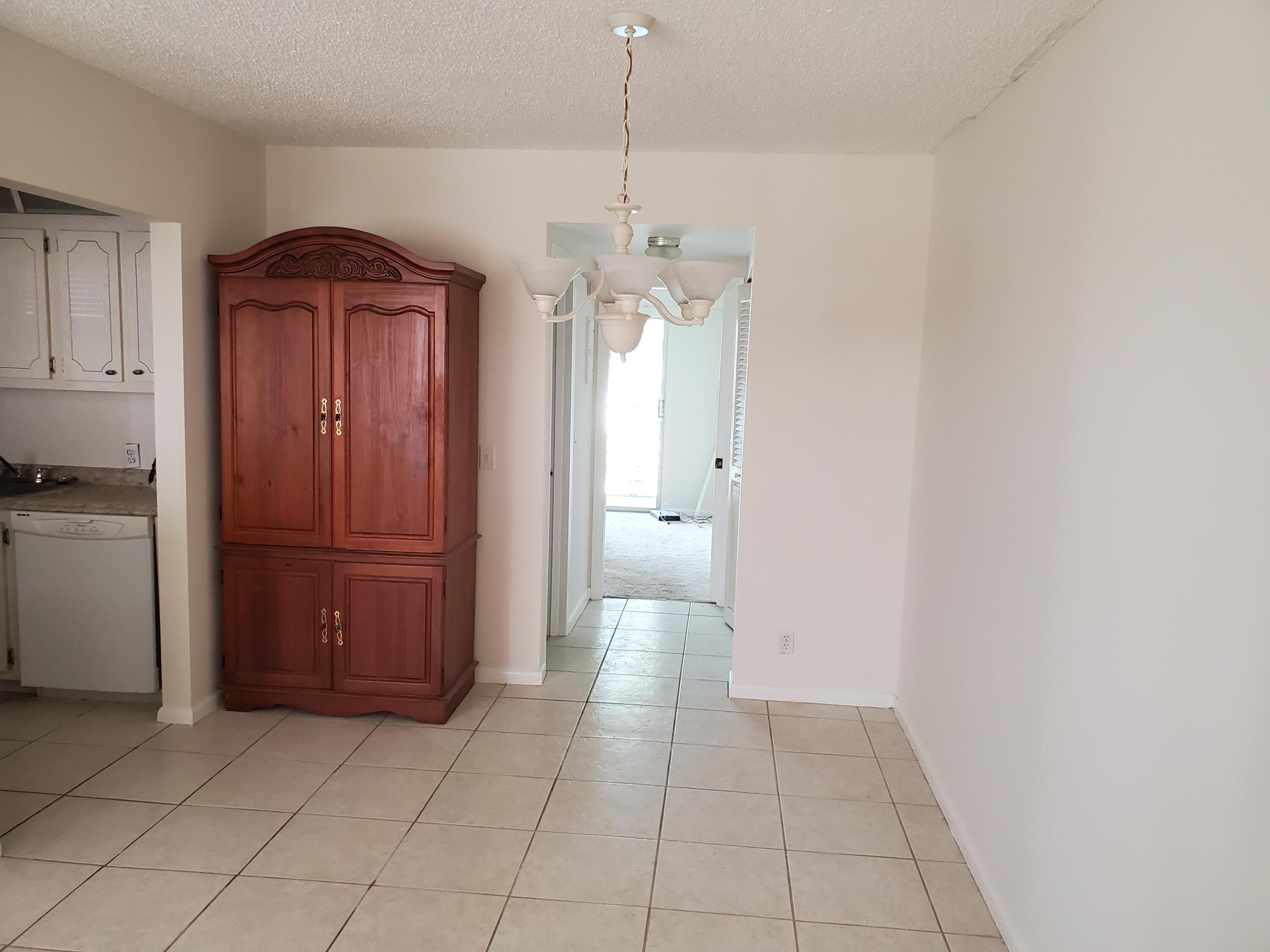 373 Fanshaw I, Boca Raton, FL, 33434/$79,900 4 373 Fanshaw I