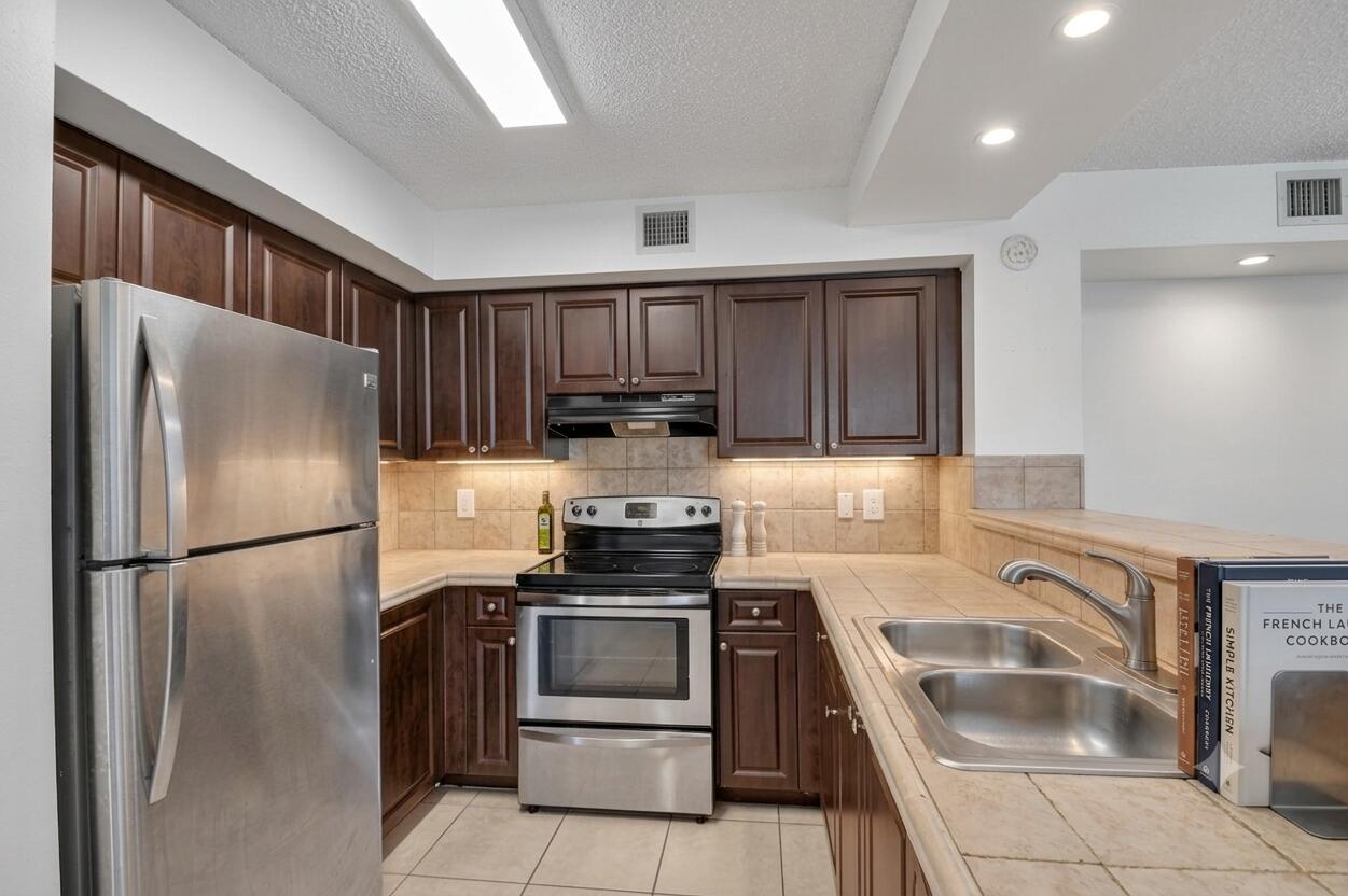 1733 Village Boulevard 105