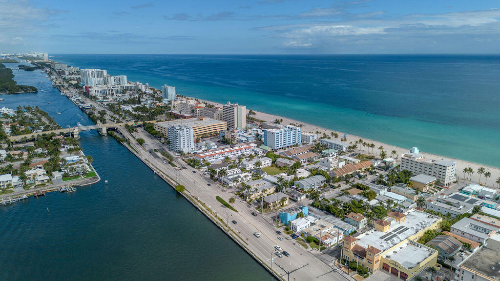 HOLLYWOOD BEACH - Land