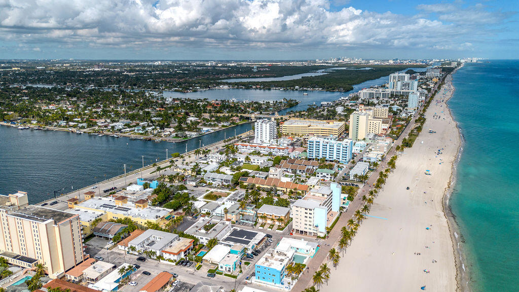 HOLLYWOOD BEACH - Land