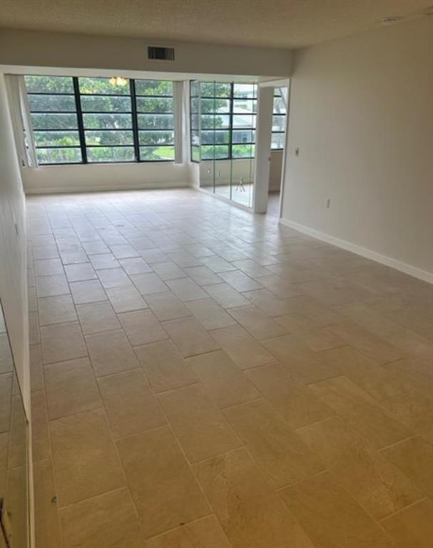 WHITEHALL CONDO OF THE LANDS OF THE PRESIDENT - Residential Lease