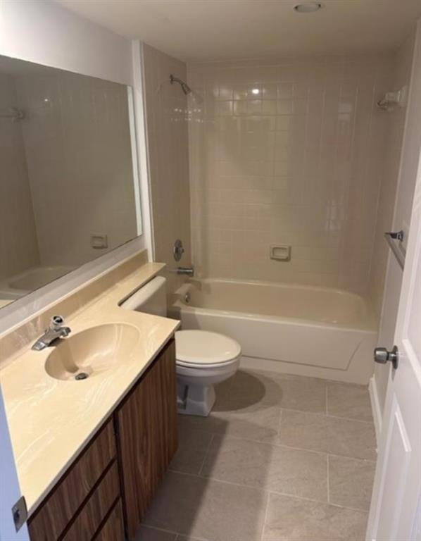 WHITEHALL CONDO OF THE LANDS OF THE PRESIDENT - Residential Lease