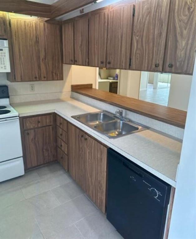 WHITEHALL CONDO OF THE LANDS OF THE PRESIDENT - Residential Lease