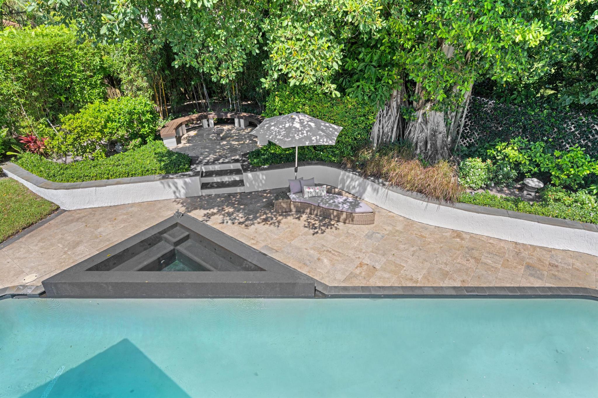 TROPICAL SHORES - Residential