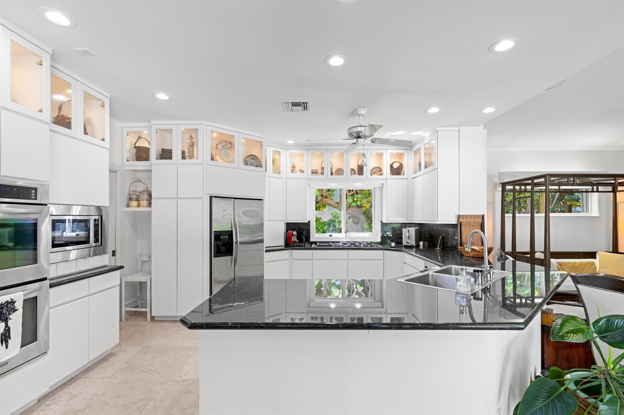 TROPICAL SHORES - Residential