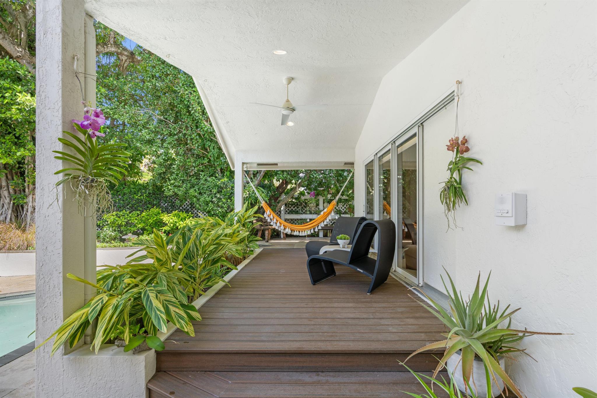 TROPICAL SHORES - Residential