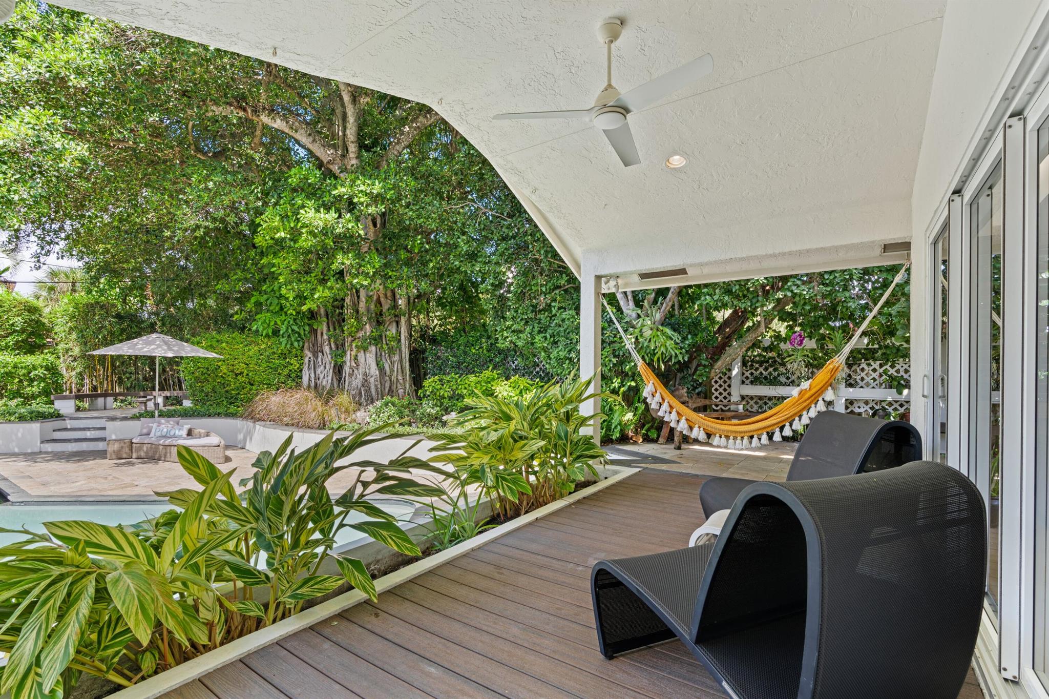 TROPICAL SHORES - Residential