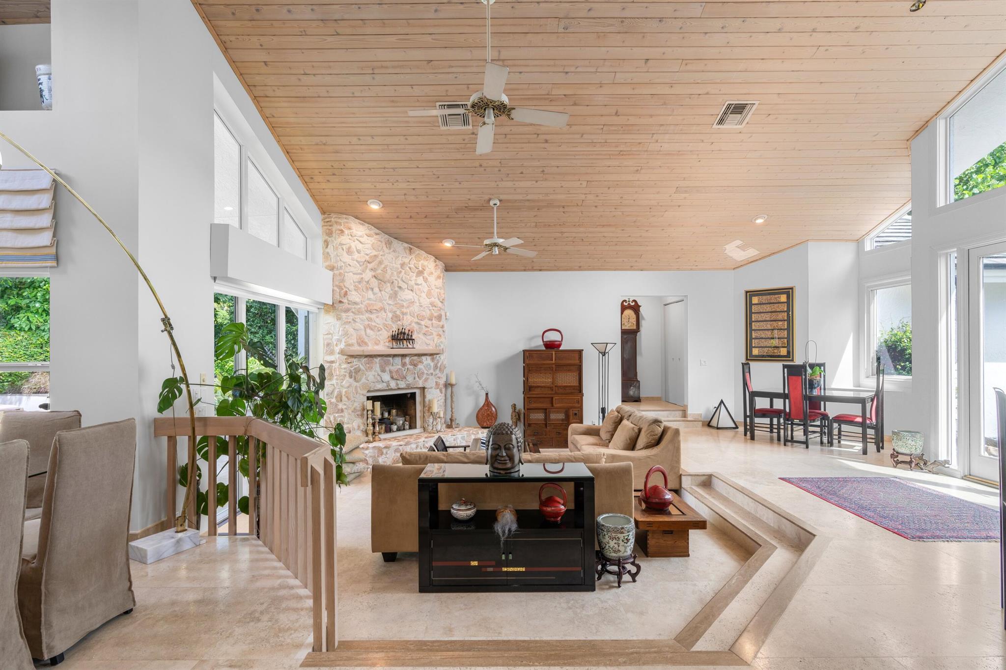 TROPICAL SHORES - Residential