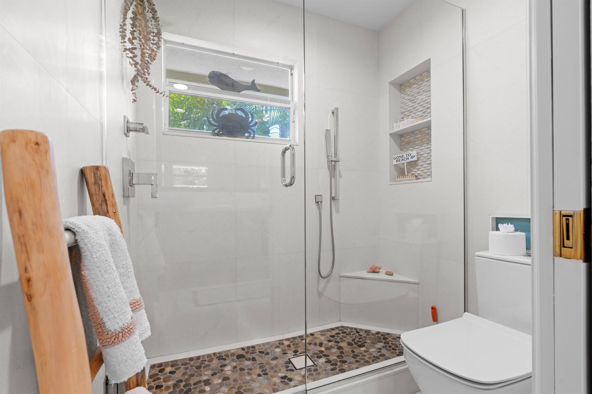 TROPICAL SHORES - Residential