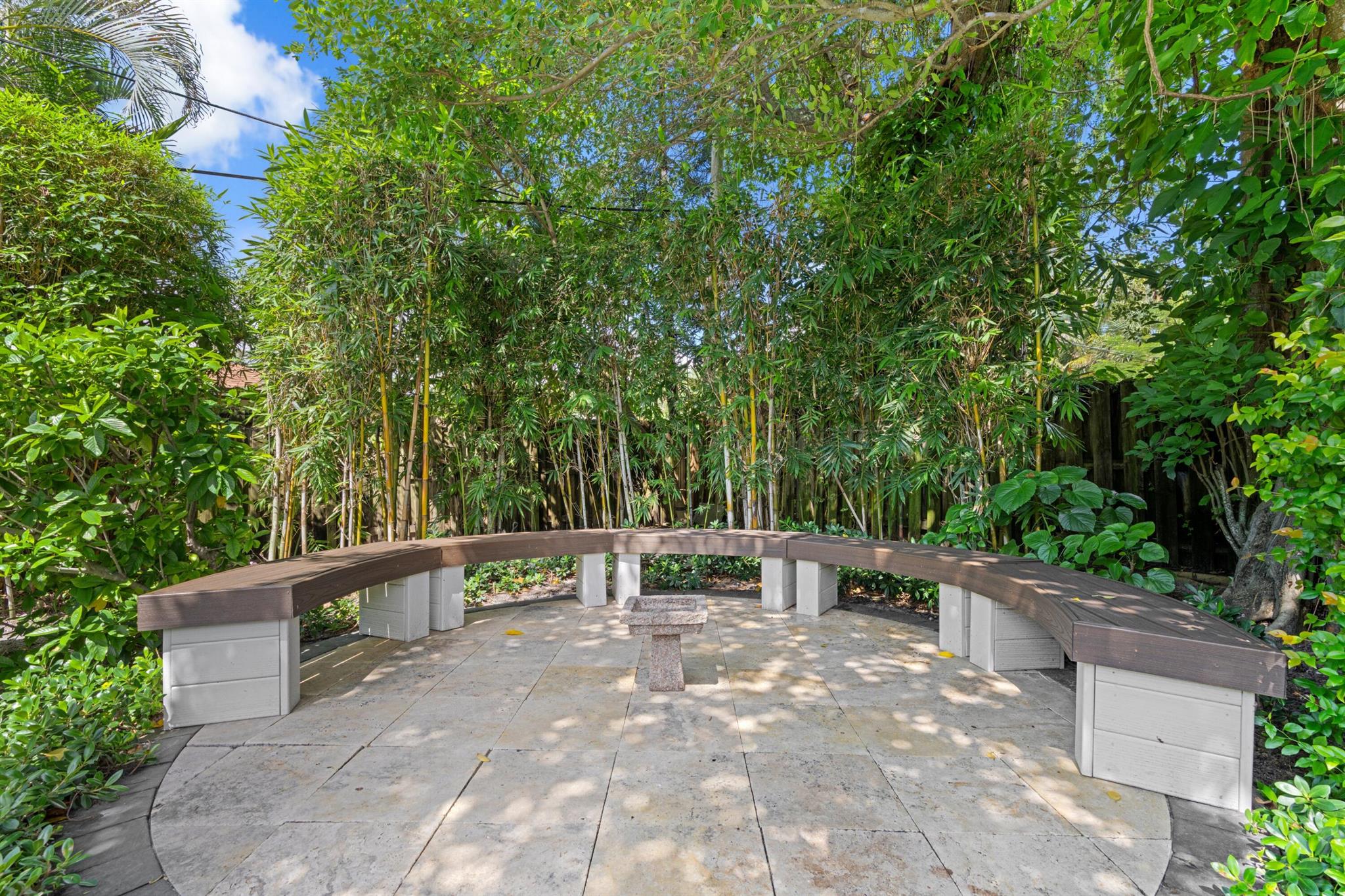 TROPICAL SHORES - Residential