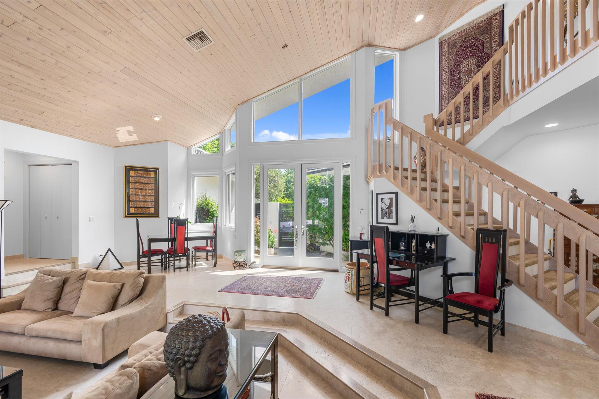 TROPICAL SHORES - Residential