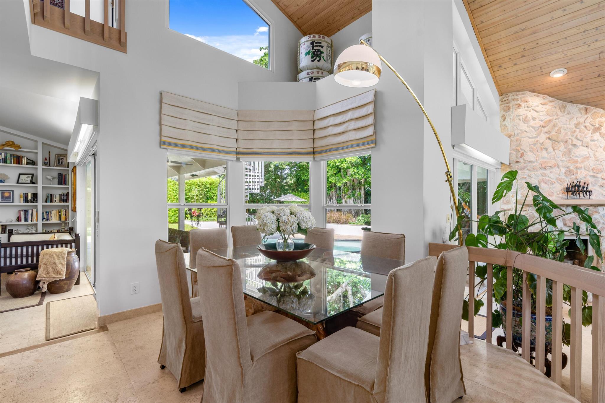 TROPICAL SHORES - Residential