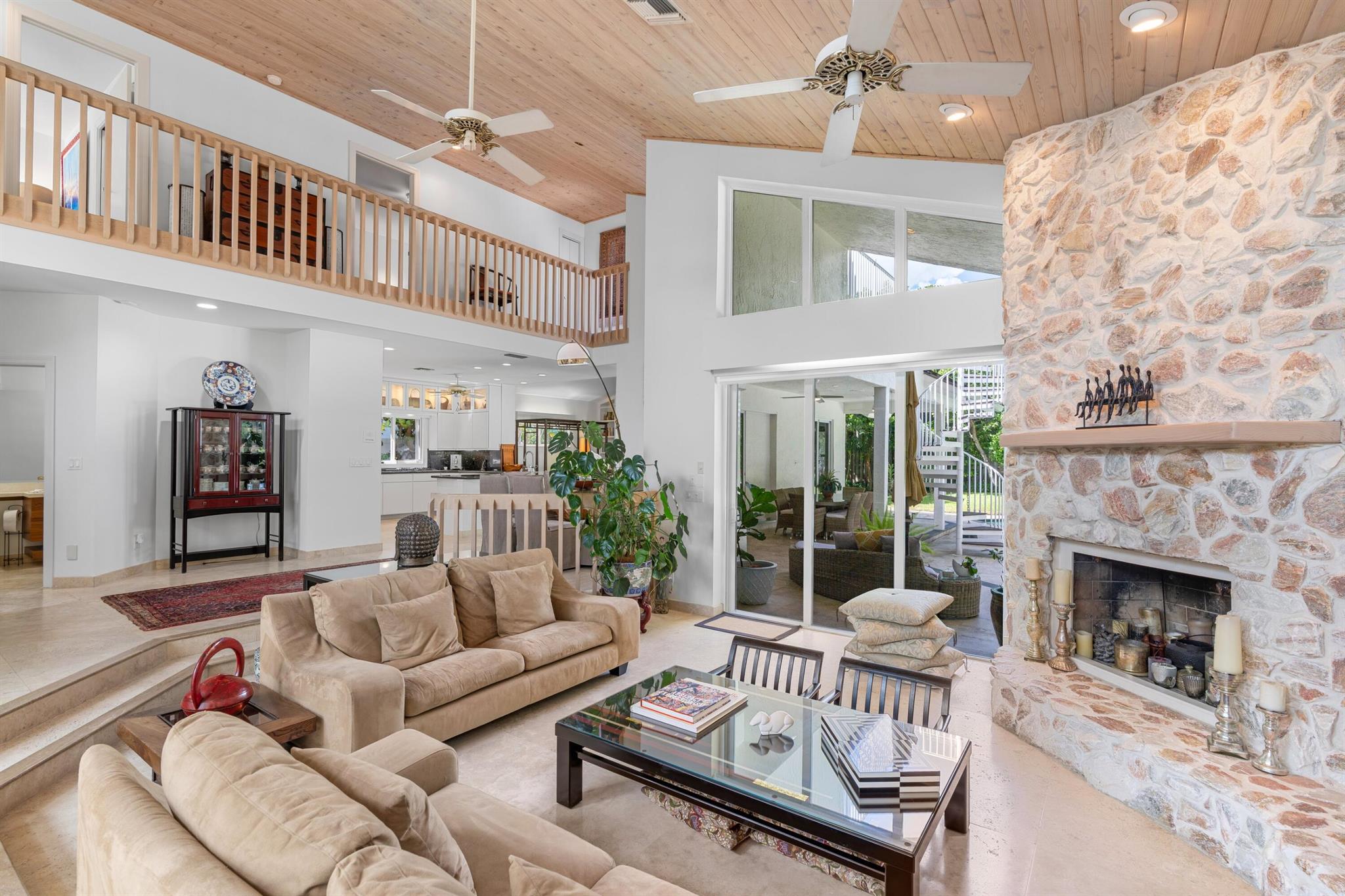 TROPICAL SHORES - Residential