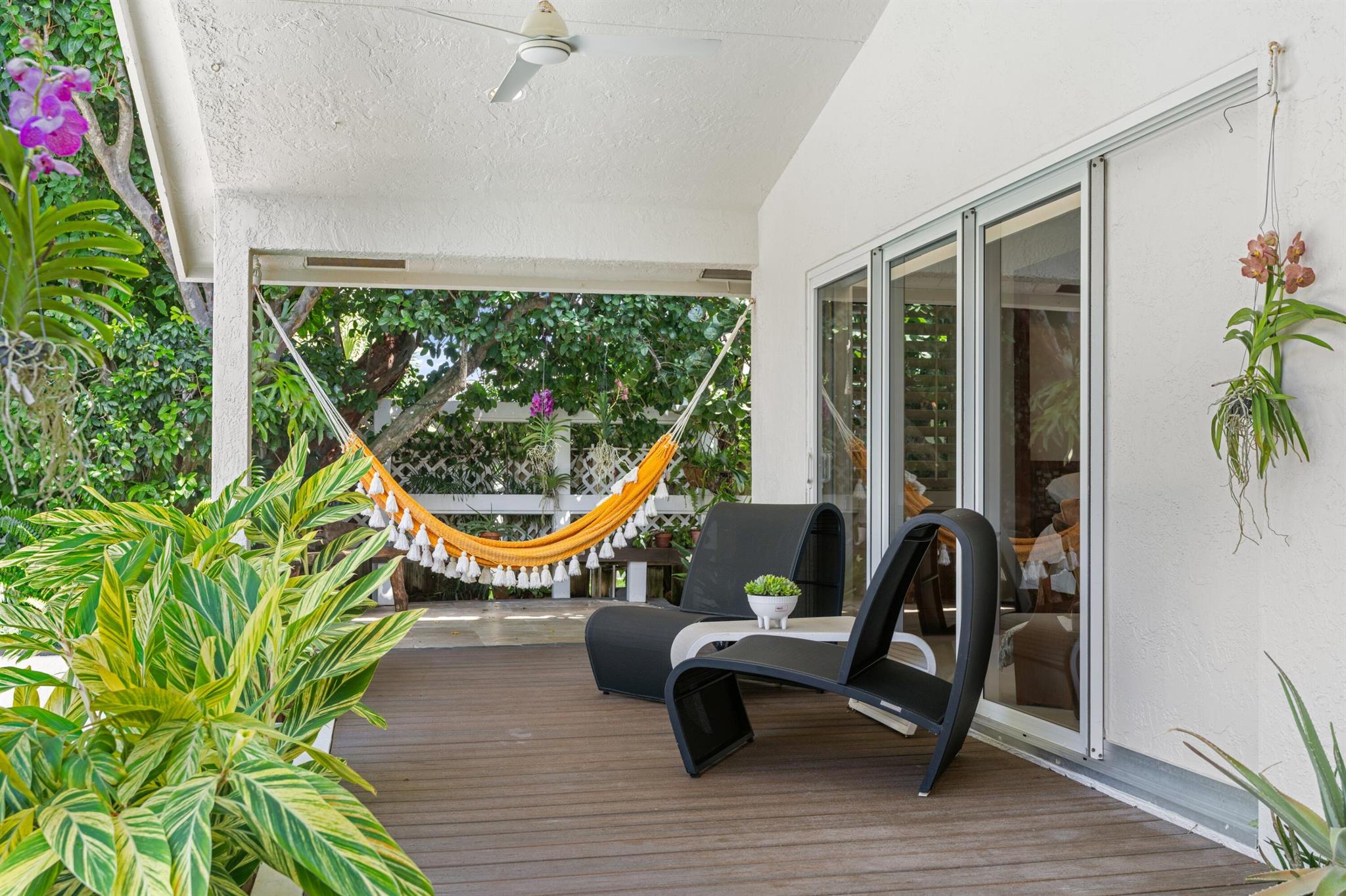 TROPICAL SHORES - Residential