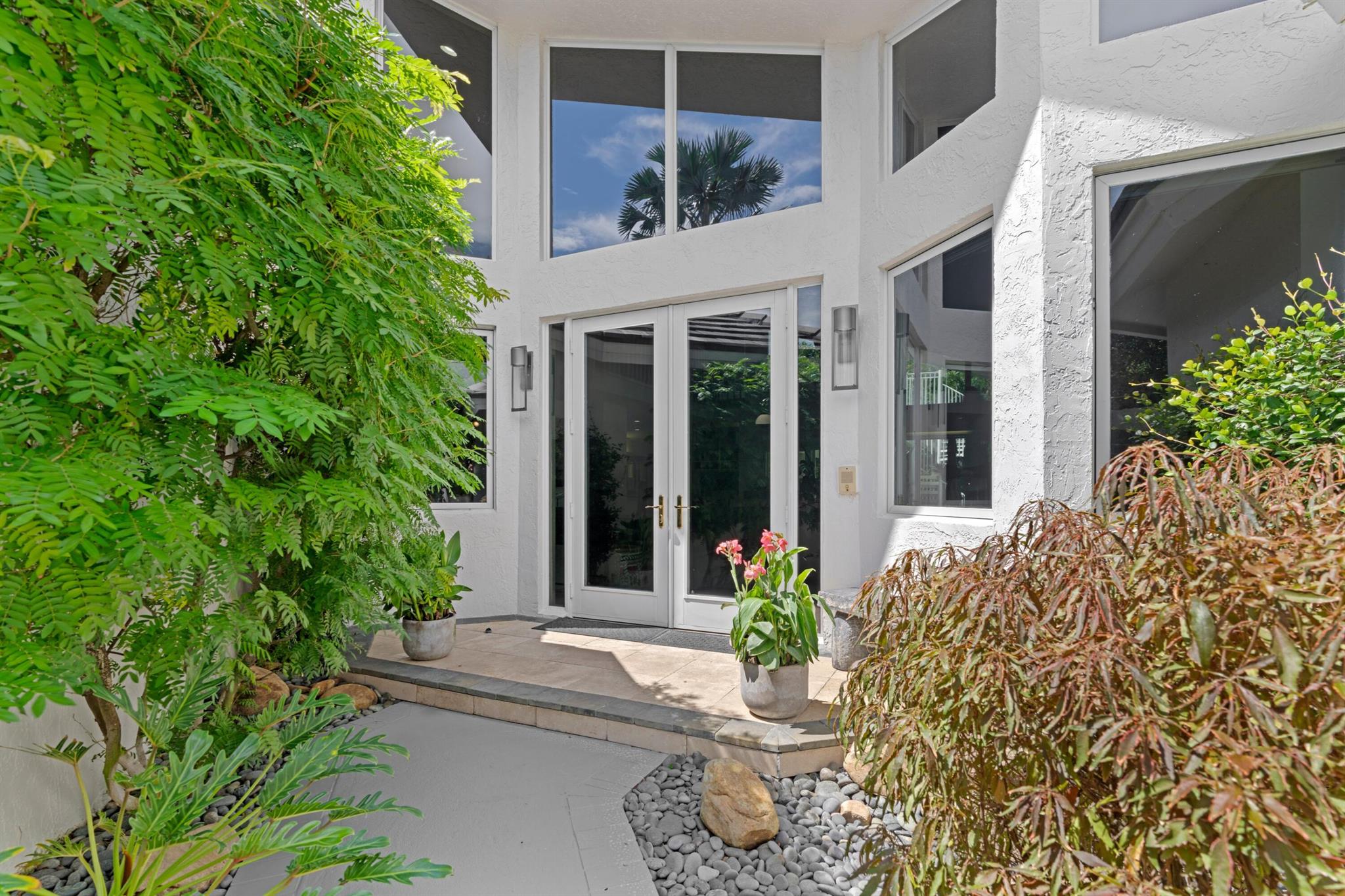 TROPICAL SHORES - Residential