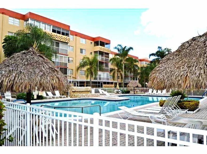 Spacious 1 bedroom and 1.5 baths. Rented till 6/30/2026 for $1650.00.