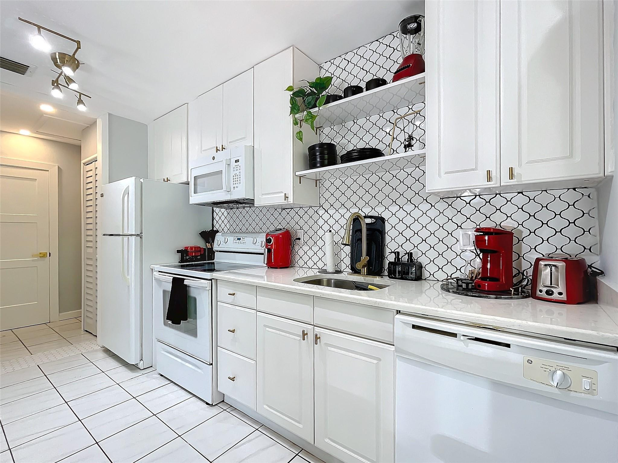 Oakland Park 2-38 B - Residential Income