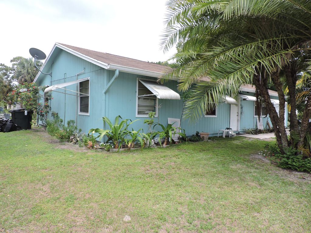 Photo of 312 7th Street St, Jupiter, FL 33458 (MLS # R10806922)