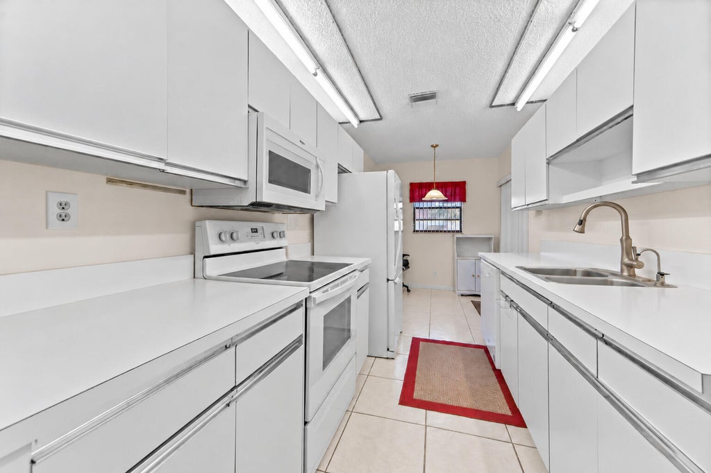 Photo of 14170 Nesting Way #B, Delray Beach, FL 33484 (MLS # B26094075)