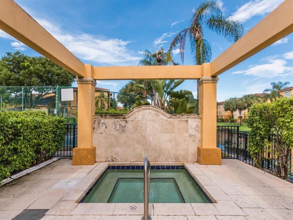 La Via - Residential