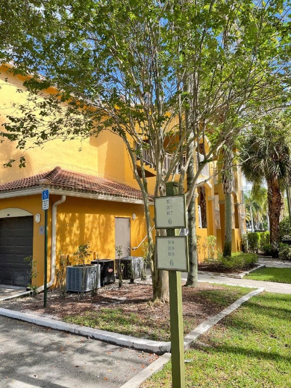 La Via - Residential