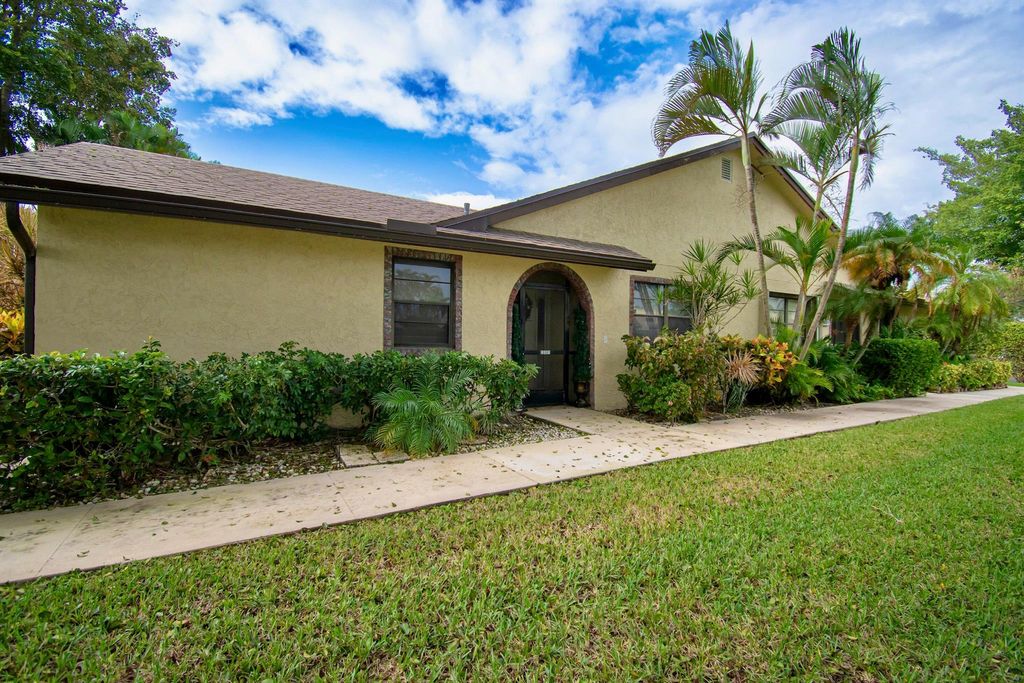 Photo of 23301 Barlake Drive #23, Boca Raton, FL 33433 (MLS # R11134334)