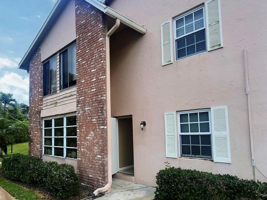 Photo of 12422 Alternate A1a #Q3, Palm Beach Gardens, FL 33410 (MLS # R11076991)