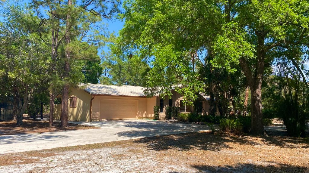 Photo of 12143 174th Pl Pl N, Jupiter, FL 33478 (MLS # B26007361)