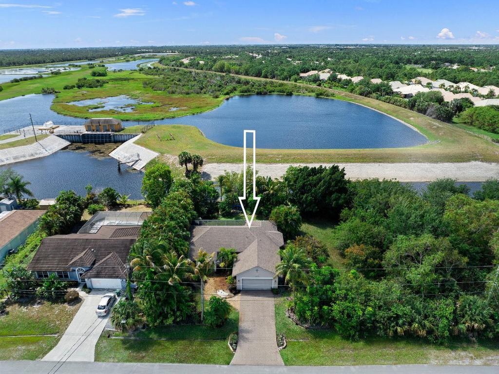 Photo of 2674 SE South Blackwell Drive, Port Saint Lucie, FL 34952 (MLS # R10977993)