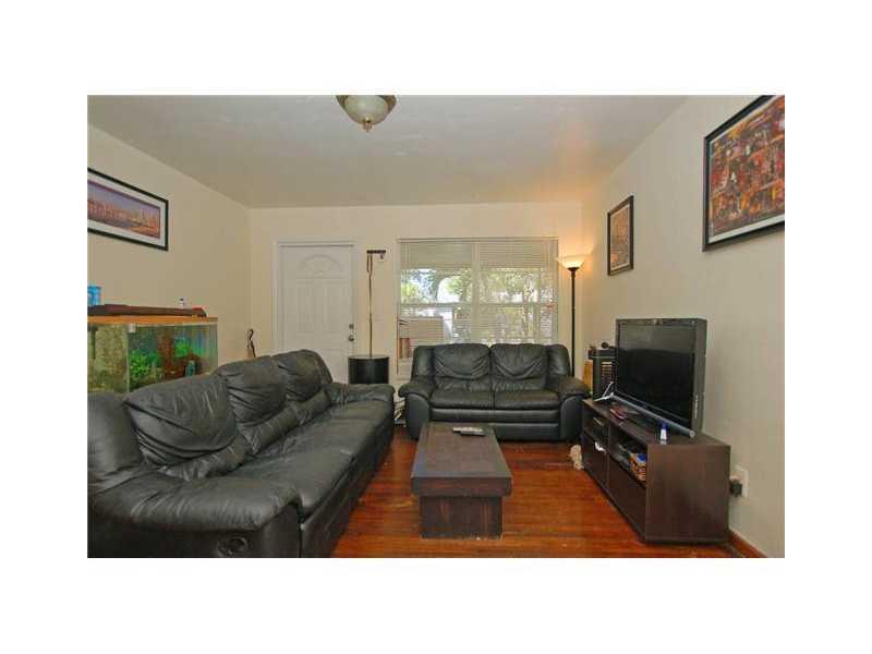 HOLLYWOOD TERRACE - Residential Lease