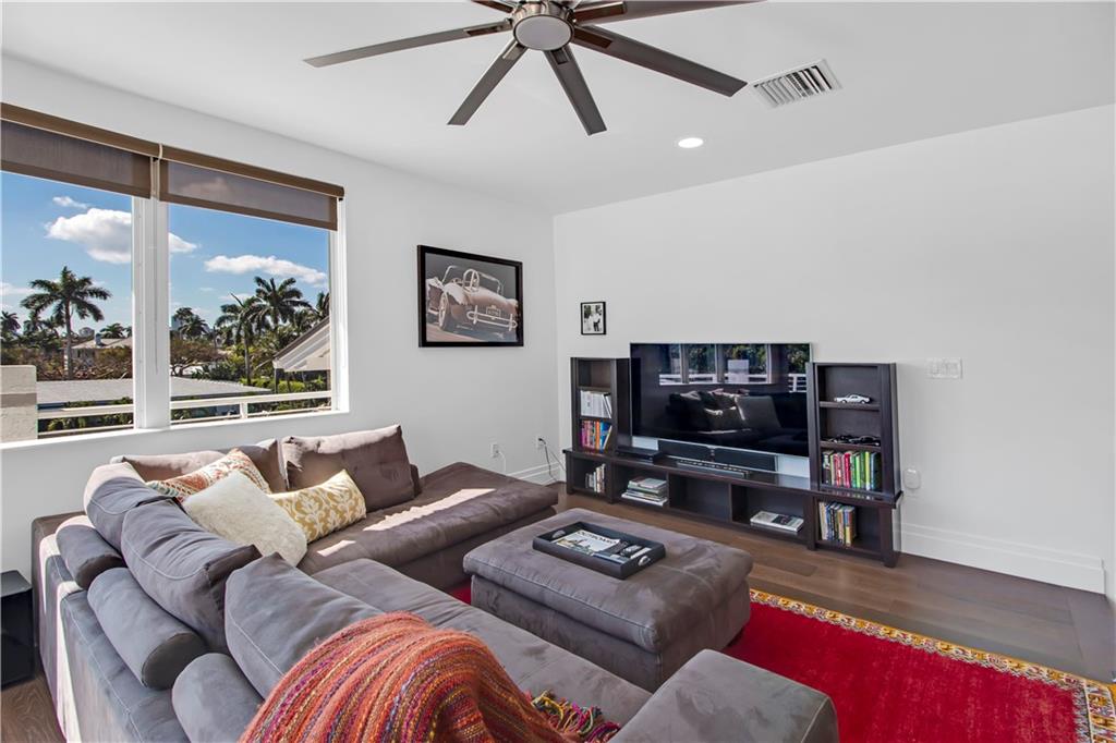 Las Olas Isles - Residential