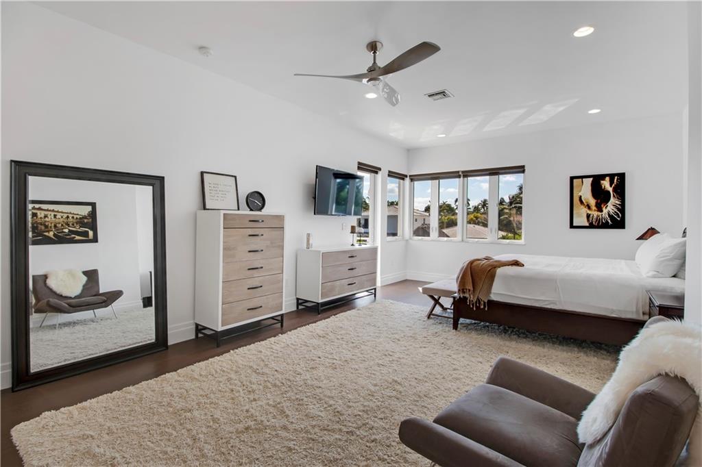 Las Olas Isles - Residential