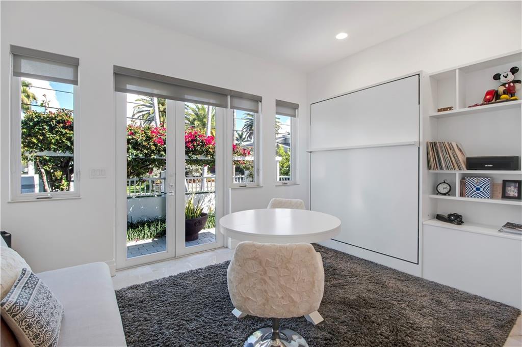 Las Olas Isles - Residential