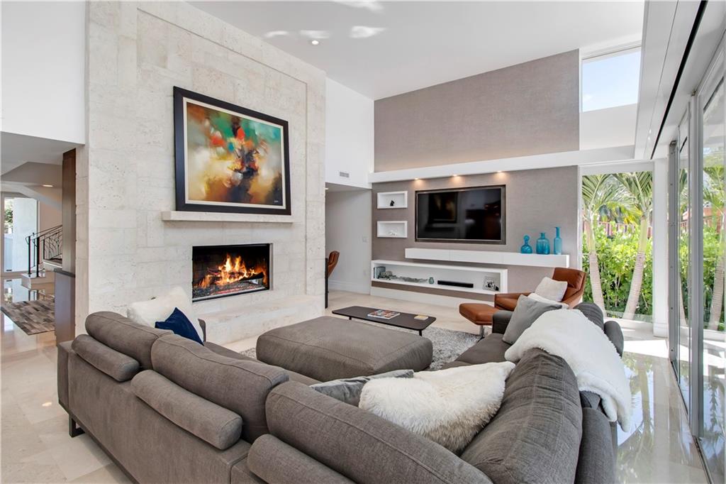 Las Olas Isles - Residential