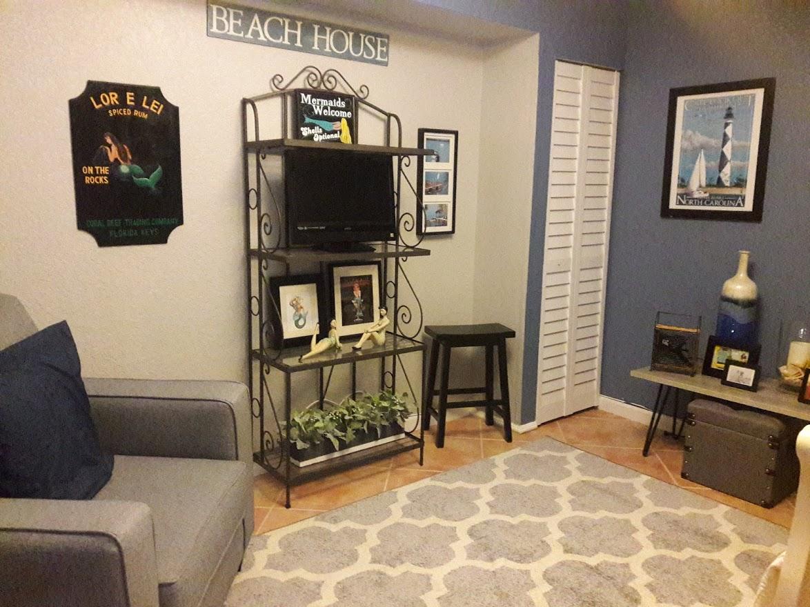 GARDEN LAKES AND GARDEN SQUARE SHOPS - Residential