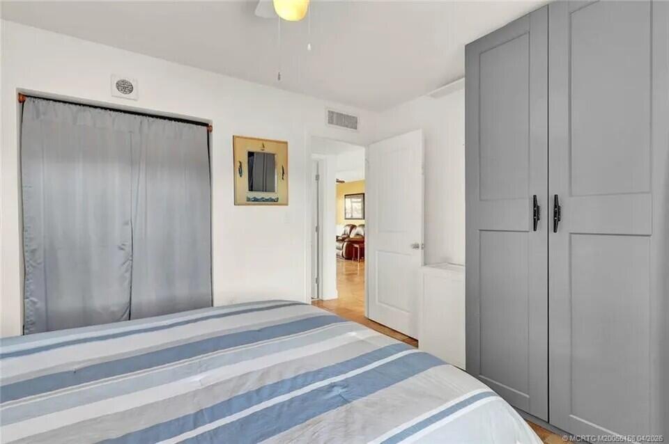 CIRCLE BAY YACHT CLUB CONDO - Residential