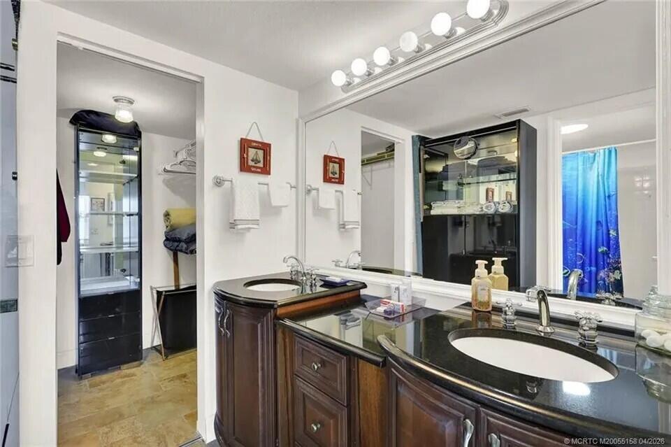 CIRCLE BAY YACHT CLUB CONDO - Residential