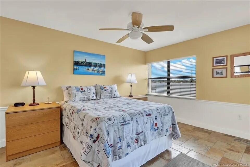 CIRCLE BAY YACHT CLUB CONDO - Residential