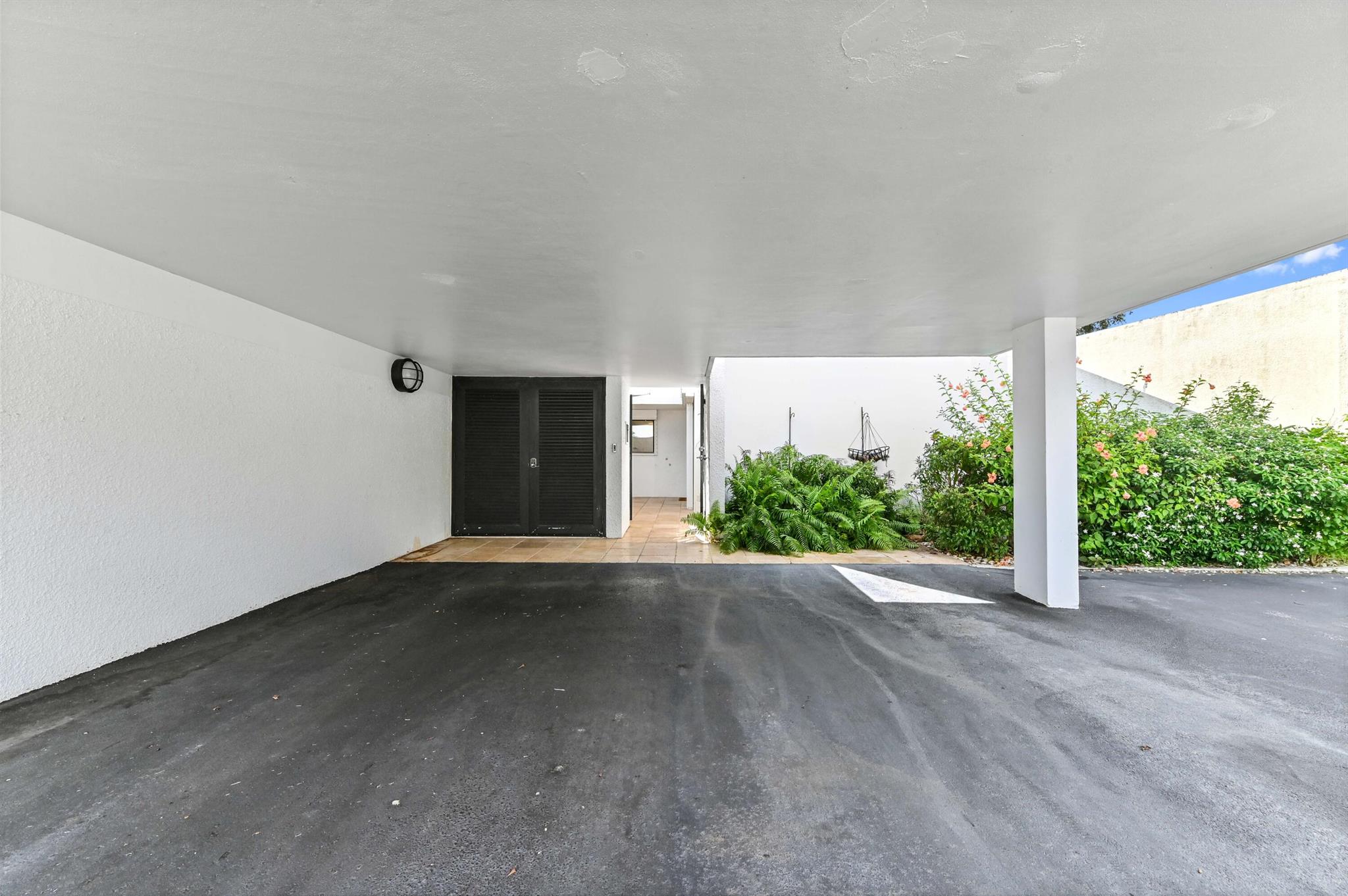 1900 Presidential Way 1-F