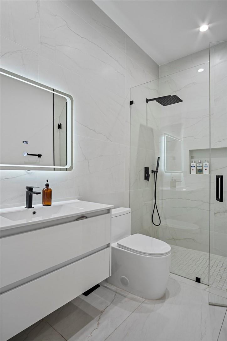 Victoria Courts 9-49 B - Residential