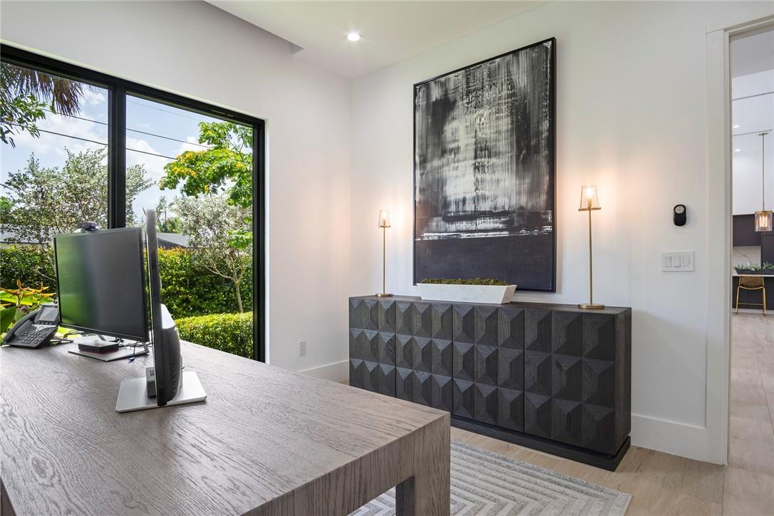 Victoria Courts 9-49 B - Residential